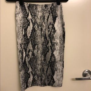 St. John raja snake print skirt